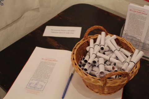 Ha a falak beszélni tudnának… című kiállítás megnyitója