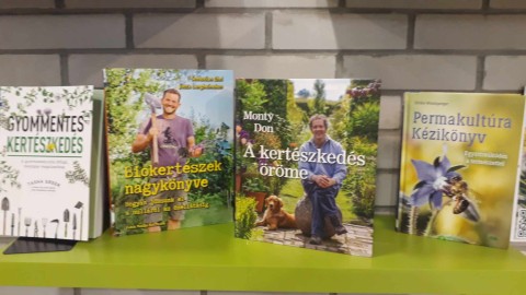 A kihelyezett könyvek a Témánál vagyunk polcon