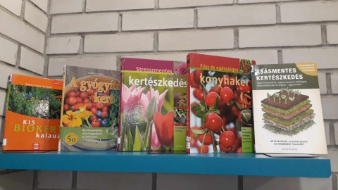 A kihelyezett könyvek a Témánál vagyunk polcon