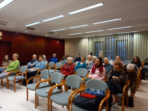 Az érdeklődő közönség a téma iránt.