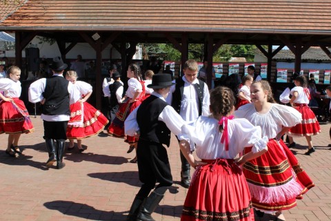 A Kisbocskor néptáncegyüttes