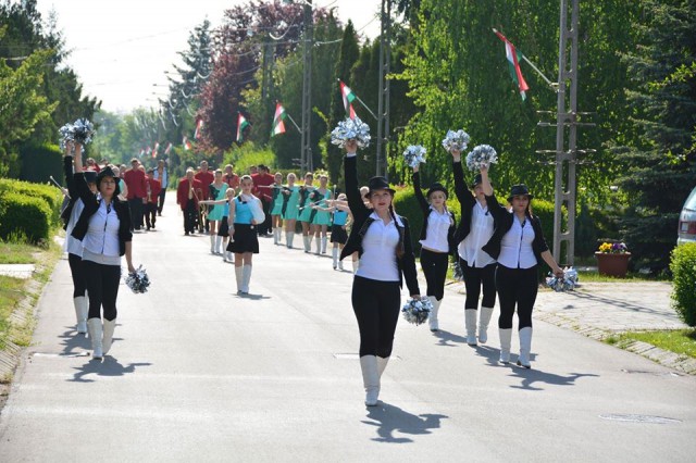 Mazsorett felvonulás