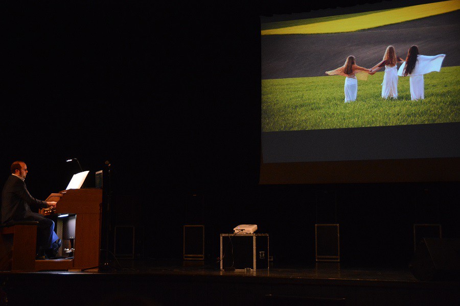 Tiszaújvárosi Tavaszi Fesztivál a nosztalgia jegyében