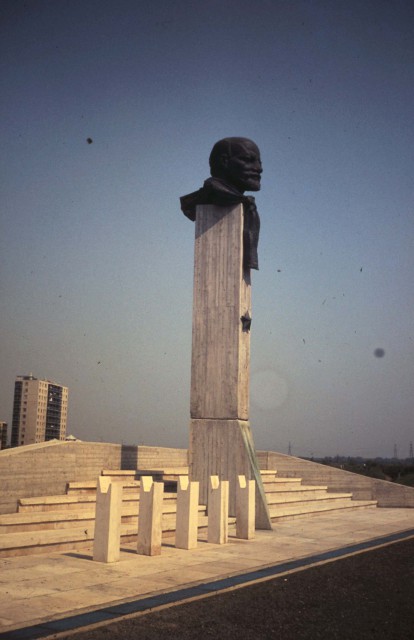 Lenin szobor a Városháztéren