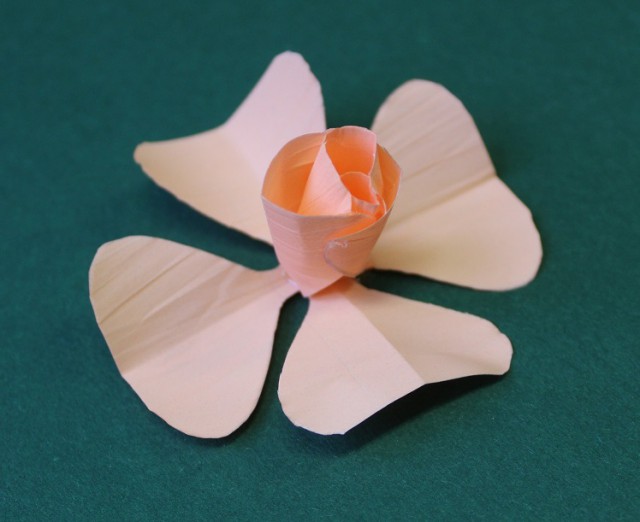 A koszorú elkészítésének fázisai