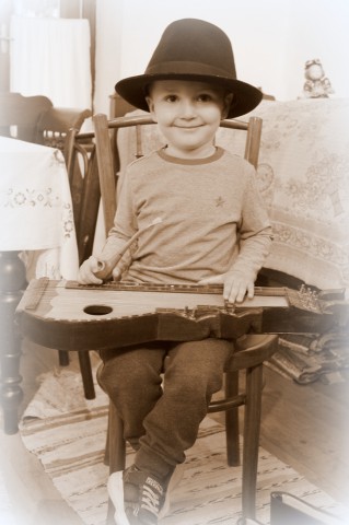 Fotózkodás a tisztaszobában korabeli kellékekkel.