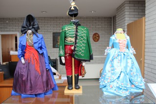 RUHA-TÁR. Viselettörténeti kiállítás