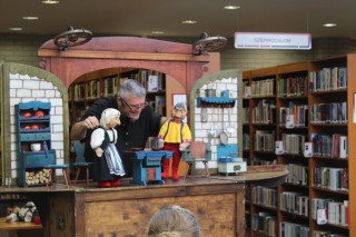 CSALÁDI MESEDÉLELŐTT. terülj, terülj asztalka - interaktív bábjáték gyerekeknek