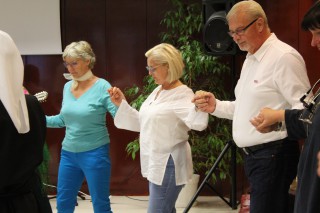 KÖNYVES VASÁRNAP. Görög táncház. Sarantis Mantzourakis ének- és buzukiművész közreműködésével