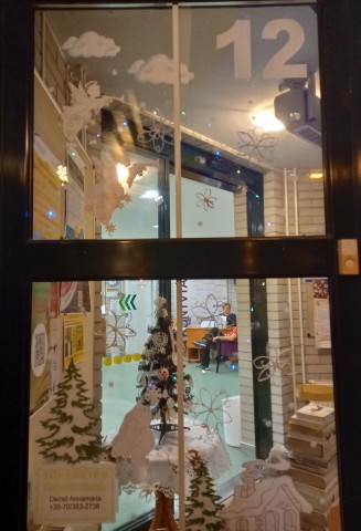 A Tiszaszederkényi Fiókkönyvtár - Gondolat Kávézó alkotása