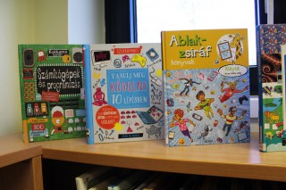 Kihelyezett könyvajánló a gyermekkönyvtárban