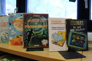 Kihelyezett könyvajánló a gyermekkönyvtárban