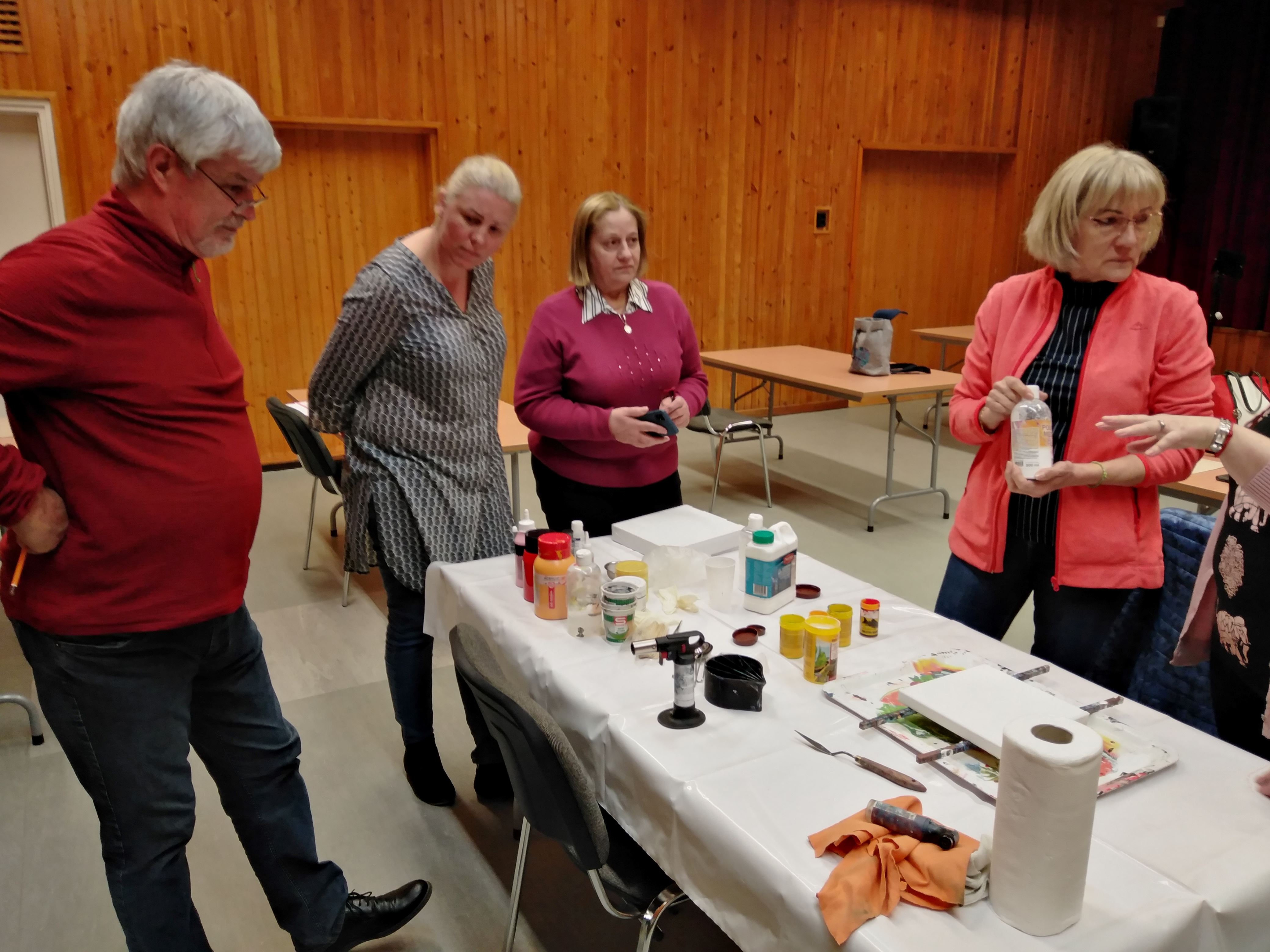 A kör tagjai munka közben