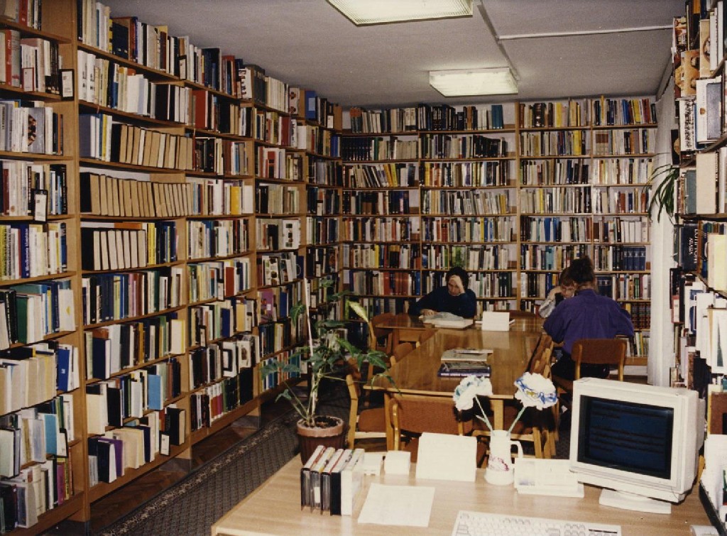 A Városi Könyvtár Olvasóterme (1995)