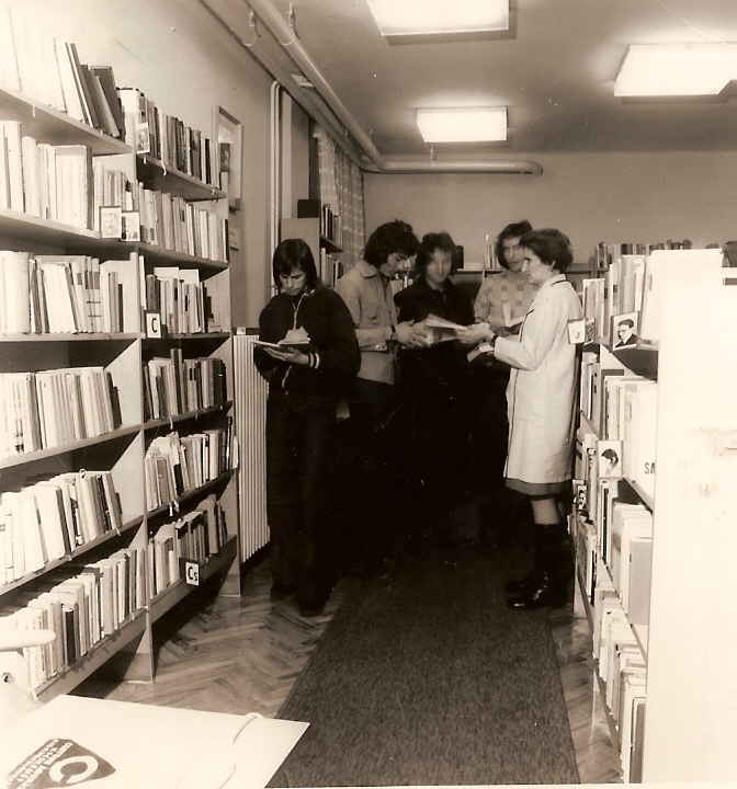 A Városi Könyvtár Felnőtt részlege (1975)